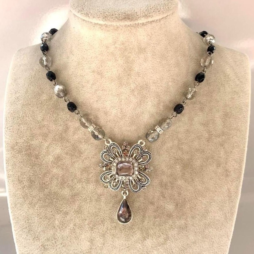Avon Black and silver beaded necklace Fairy Goth Y2k